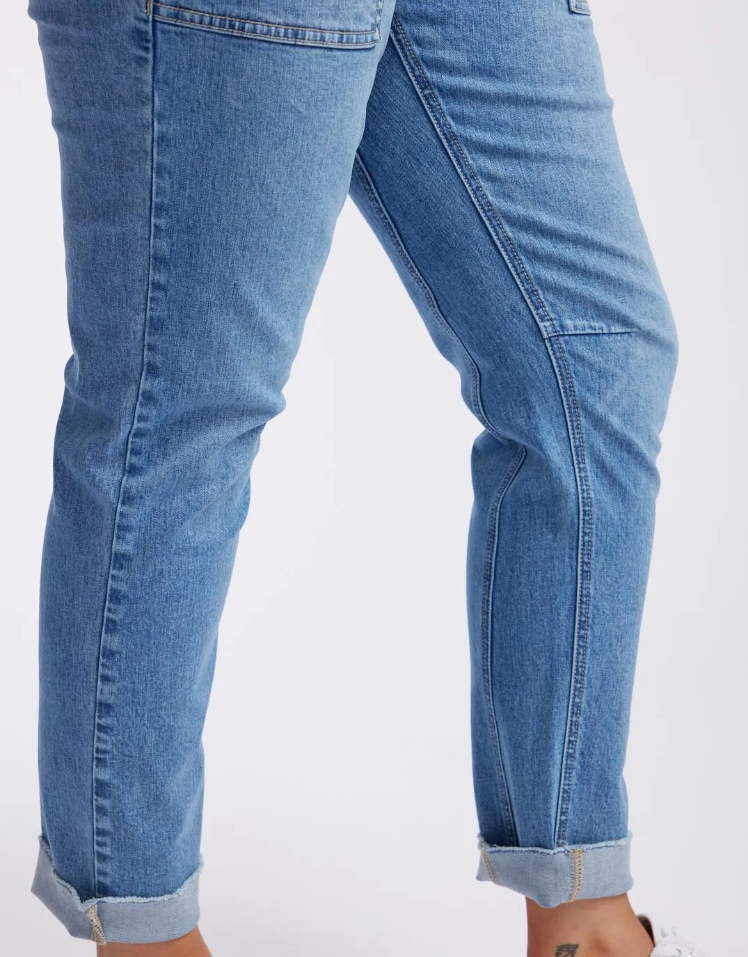 Cara Raw Hem Denim Jogger - Mid Wash