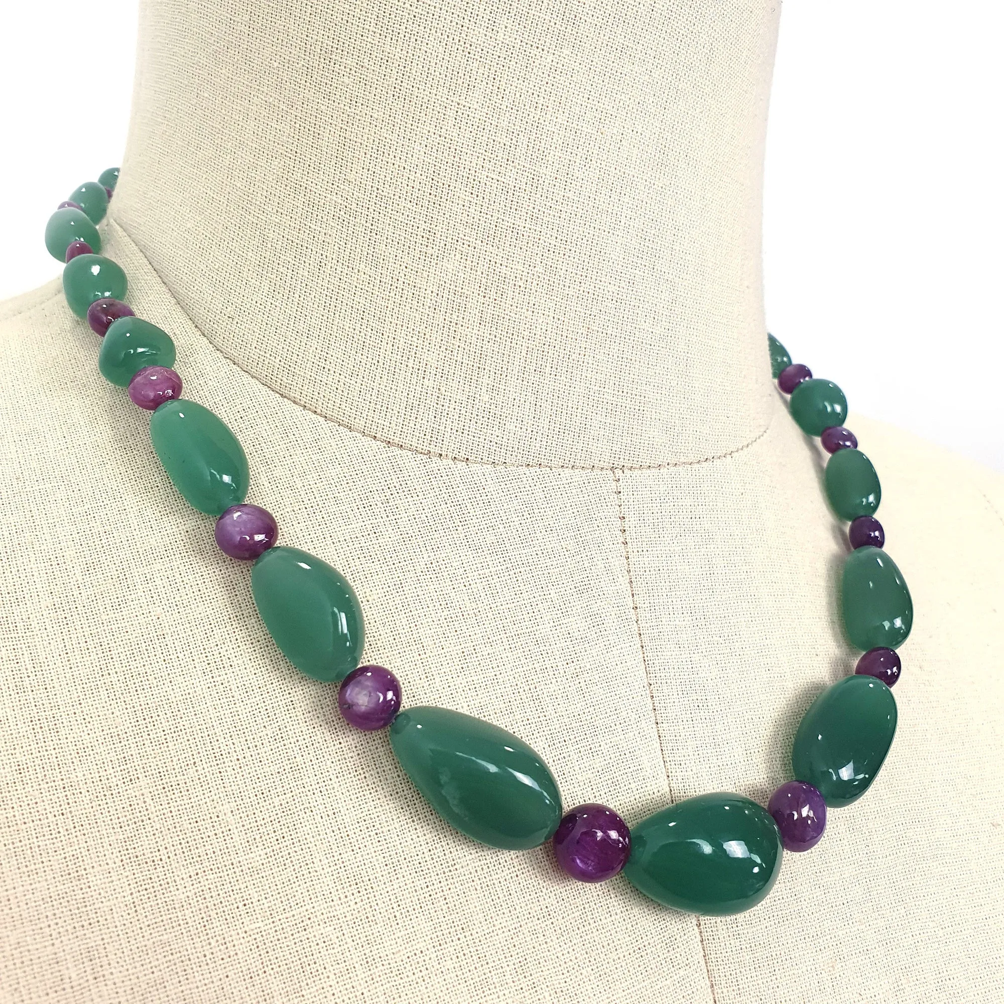 Green QUARTZITE Raspberry SAPPHIRE Gemstone Beads NECKLACE :52.97gms Natural Quartzite Uneven Plain Necklace 11*7mm-24*15mm 17" (With Video)